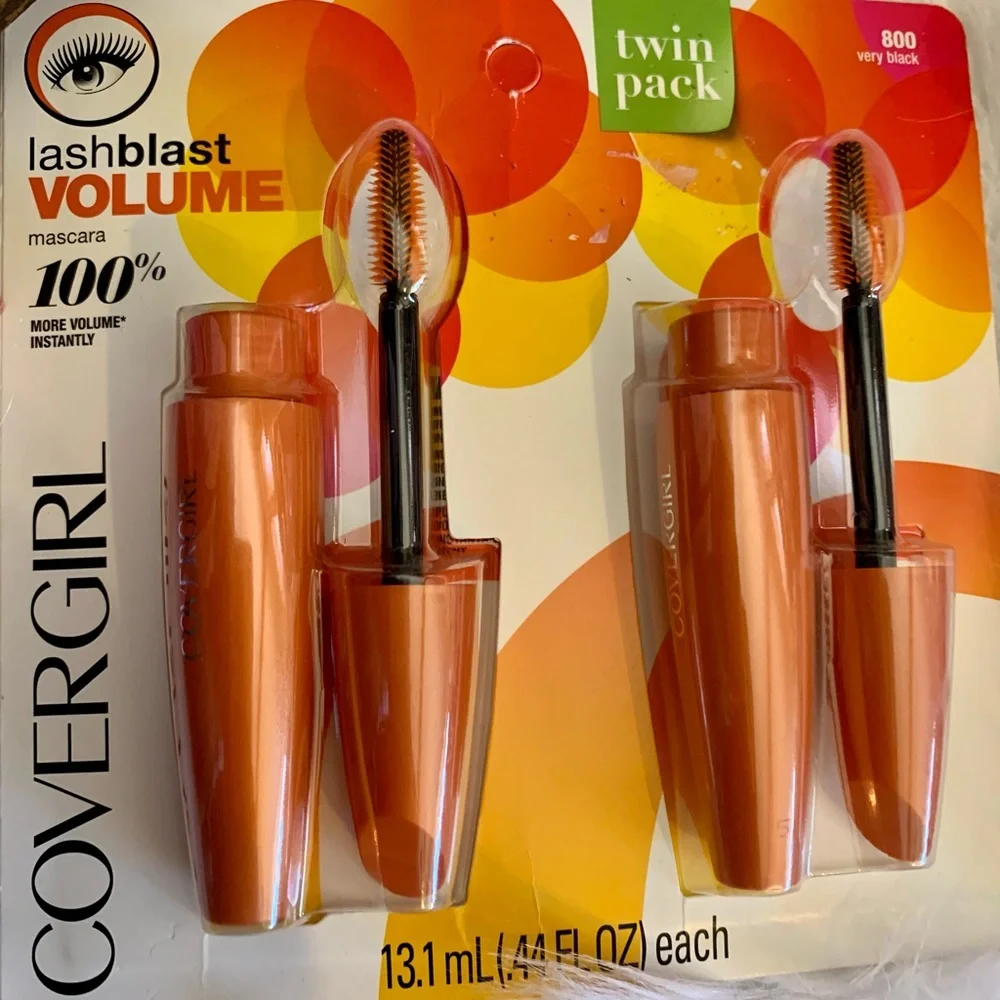 NEW Covergirl LashBlast Volume Mascara (2)‎